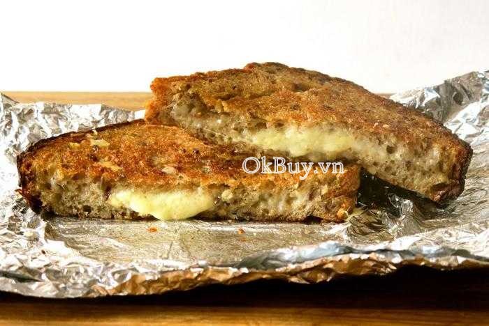 Không lò nướng thì vẫn có thể xài bàn ủi để làm bánh Sandwich phô mai