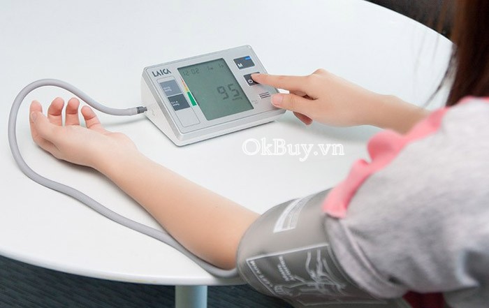 máy đo huyết áp điện tử laica BM-2001