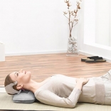 Gối massage đèn hồng ngoại Beurer