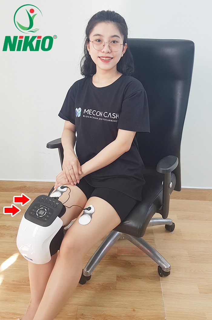 Máy massage đầu gối Nikio NK-186 được trang bị dây đai cố định giữ chắc máy ở vị trí cần xoa bóp mà không lo bị xê dịch