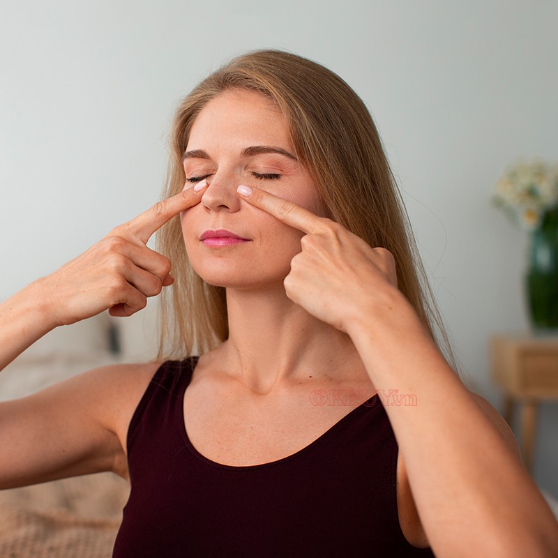 Massage mắt giảm đau mắt hiệu quả