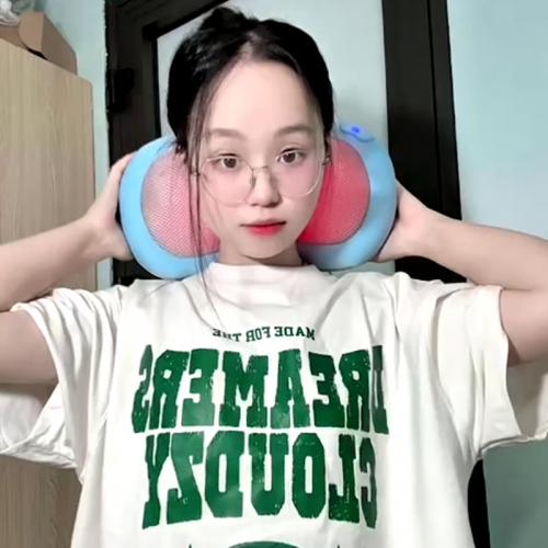 Video Tiktoker Vi Vi trải nghiệm gối massage hồng ngoại Nikio NK-135DC